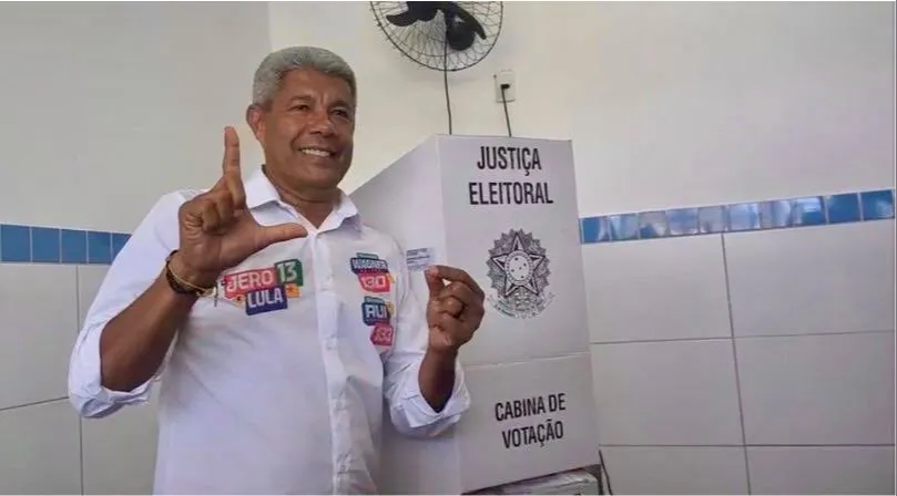 Após votar, Jerônimo projeta vitória do 13 na Bahia e no Brasil