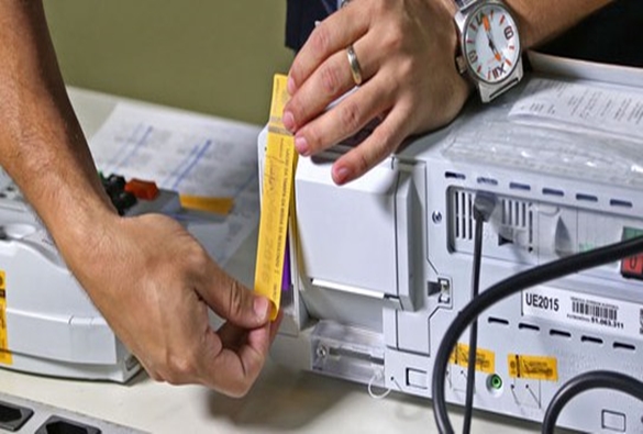 Justiça Eleitoral dá início à inseminação e lacração de urnas usadas nas eleições