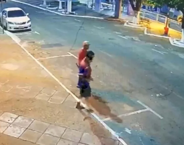 Dupla é presa em Lagoa Real com carro roubado em Brumado