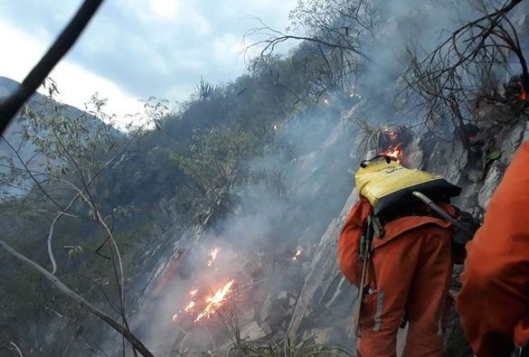 Governo do Estado envia aeronaves para combater incêndio na Chapada Diamantina 