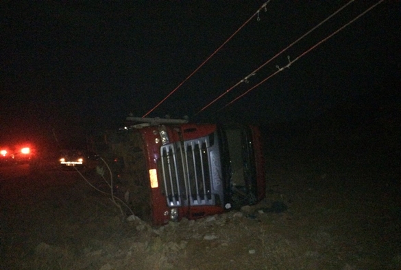 Livramento: Carreta tomba na curva da horta