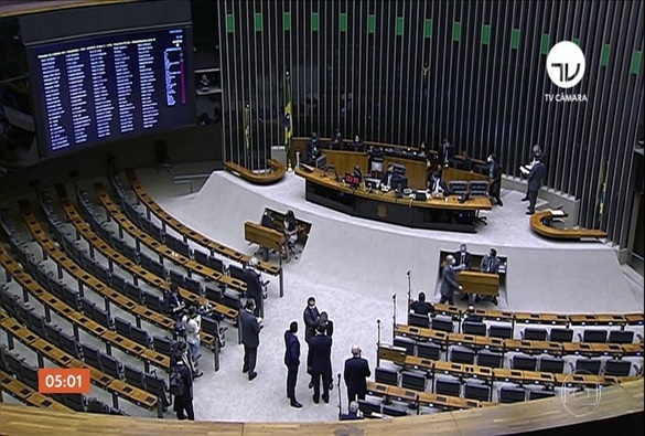 Decisão do TSE pode permitir que políticos inelegíveis até outubro disputem eleições em novembro