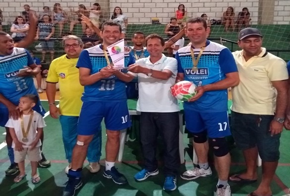 Livramento bate Macaúbas e é campeã da Liga Regional de Vôlei Masculino