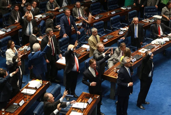 Senado aprova criação de fundo eleitoral de R$ 1,7 bilhão