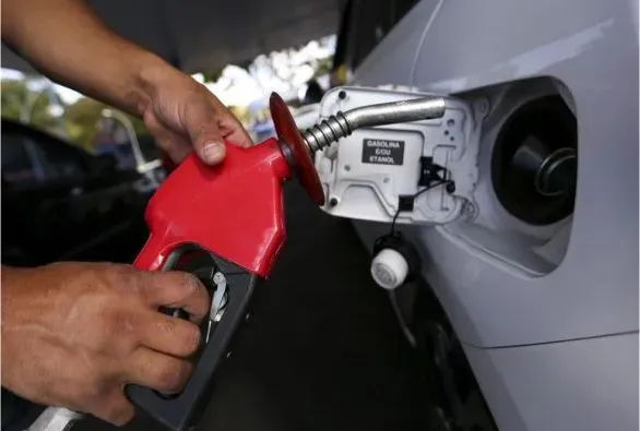  ICMS sobre gasolina, diesel e gás de cozinha sobe a 1º de fevereiro de 2027; diesel tem maior reajuste