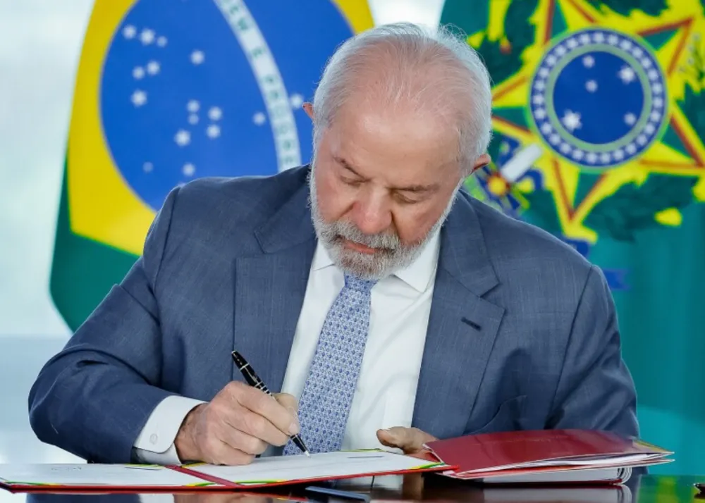 Lula sanciona Lei Anti Facção, que endurece punições contra facções criminosas no país