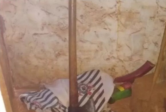 Homem mata a esposa com golpes de machado