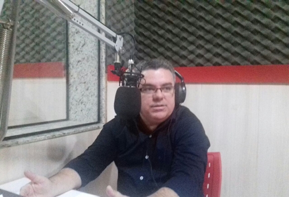 Diretor do NRE/13 fala sobre a municipalização da Escola Dona Tina