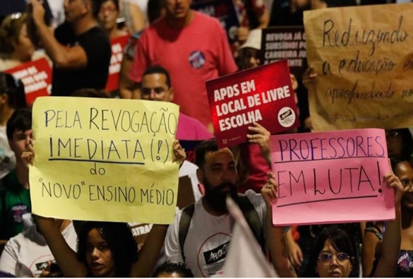 MEC publica portaria que suspende implementação do novo ensino médio e mudanças no Enem