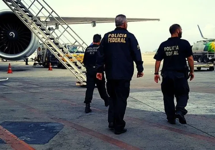 Polícia Federal investiga agressões a brasileiros deportados dos EUA após denúncia de abusos