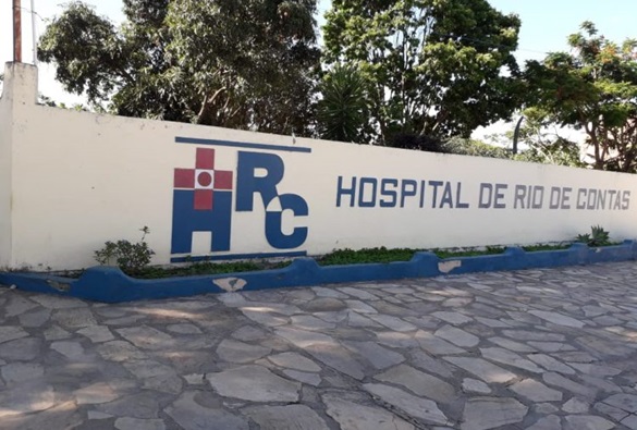 Moto colide frontalmente com carro e duas pessoas ficam feridas em Marcolino Moura