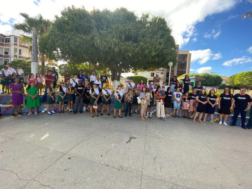 Caminhada pelo projeto Quebrando o Silêncio é realizada em Livramento