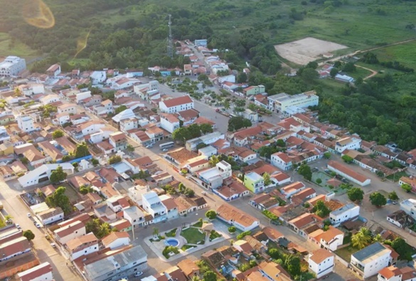 Em Érico Cardoso , o prefeito briga para ser Água Quente