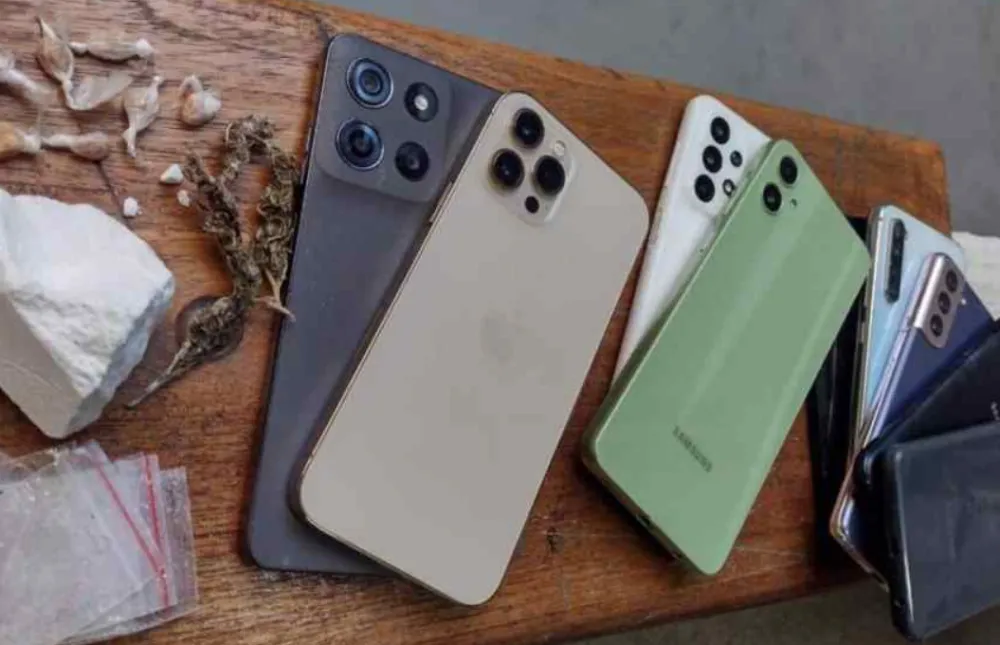 Polícia prende suspeito com drogas e celulares em Caetité