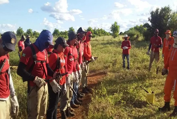  Brigadistas da GASA, participação de curso em Livramento sobre prevenção e combate a incêndios florestais