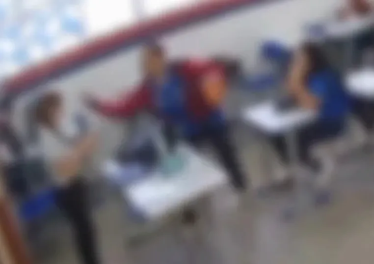 Em Brumado, aluno dá tapa na cara de professora, pula muro da escola e foge