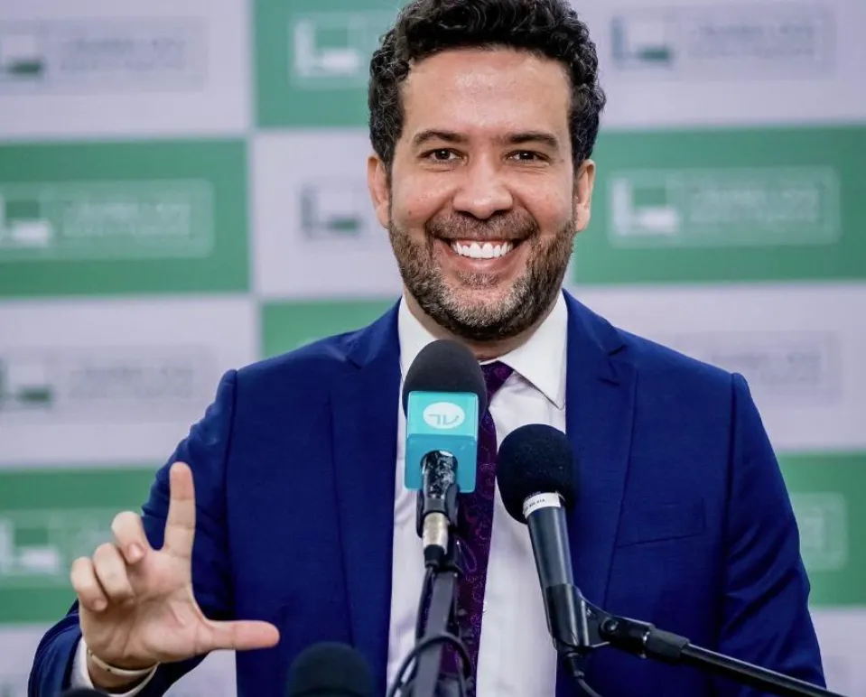 Conselho de Ética da Câmara suspende André Janones por três meses