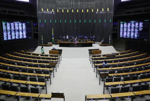 Câmara aprova MP que concede reajuste de 9% a servidores federais