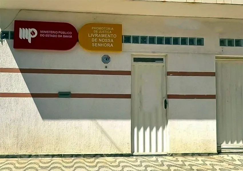 Promotora de Justiça afirma que o número de funcionários temporários não condiz com a realidade de Livramento 