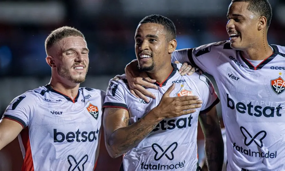 Vitória vence Criciúma e se afasta do Z4 no Brasileirão