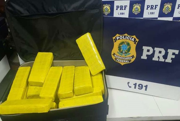 Virou moda: Homem é preso com 30 Kg de maconha em ônibus 