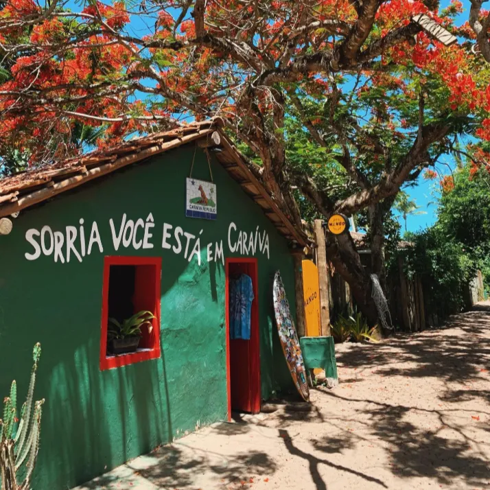 Paraíso turístico de Caraíva enfrenta avanço da violência e disputa entre facções