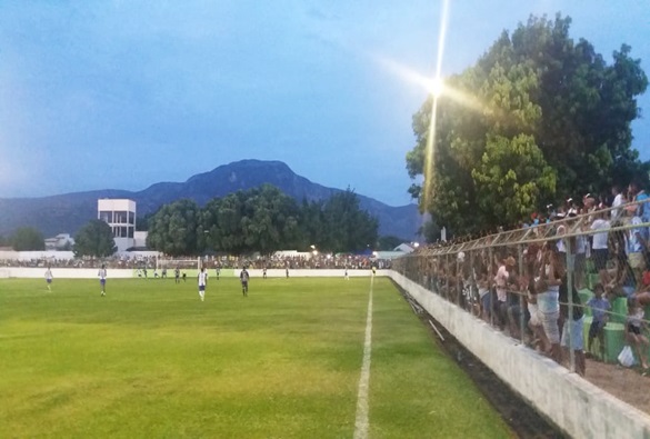 Piçarrão e Barrinha saem na frente nas semifinais do Campeonato Rural de Livramento 