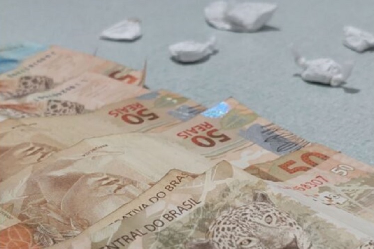 Mulher é presa com cocaína dentro de partes íntimas no São Pedro de Aracatu