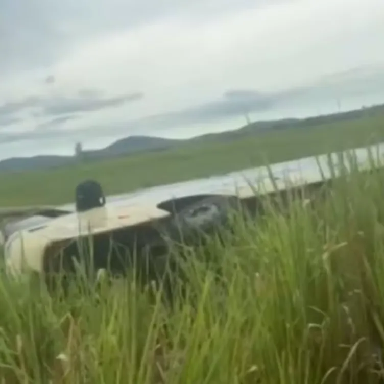 Novo Horizonte: Ônibus que saiu de Porto Seguro com destino a Guanambi toma e deixa nove passageiros feridos