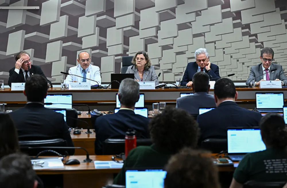 Senado debate criação de exame nacional para registro em Medicina