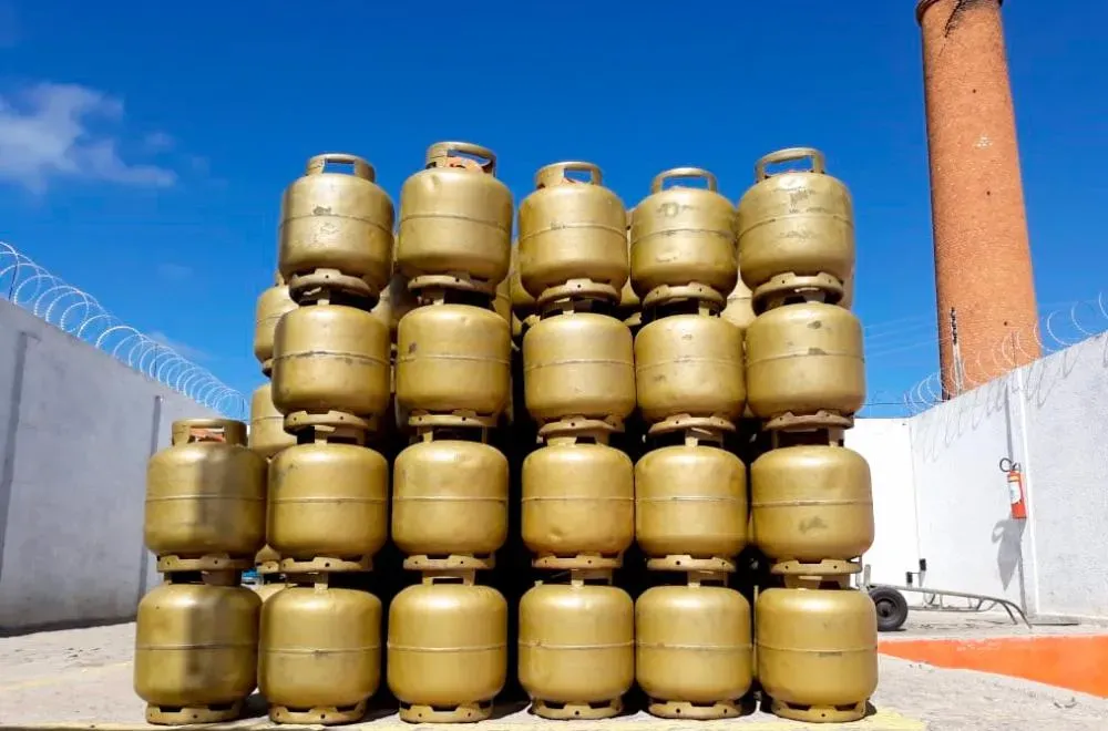 Gás de cozinha fica mais caro na Bahia após reajuste