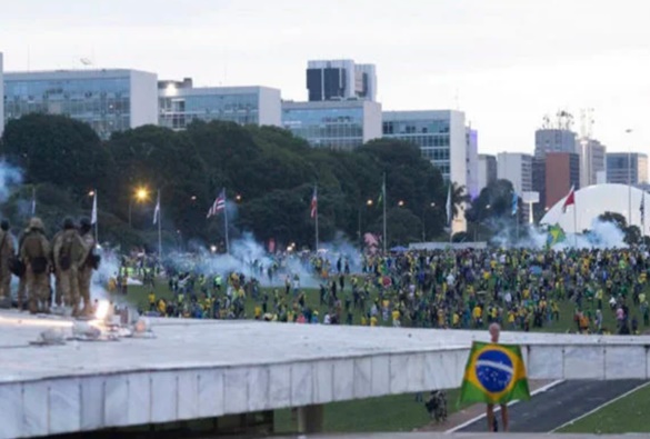 MP junto ao TCU pede bloqueio de contas de Bolsonaro, Ibaneis e Torres