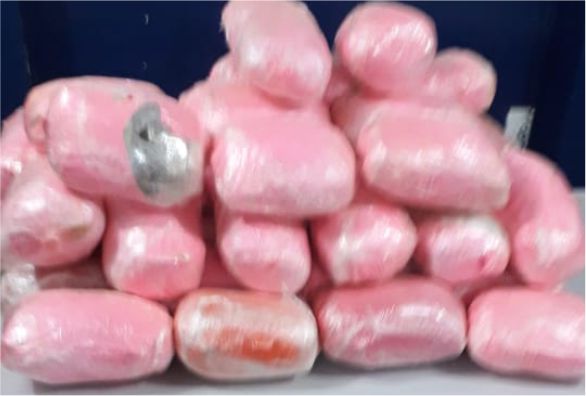 Homem é preso com 25 kg de maconha na BA-152 em Paramirim, Bahia