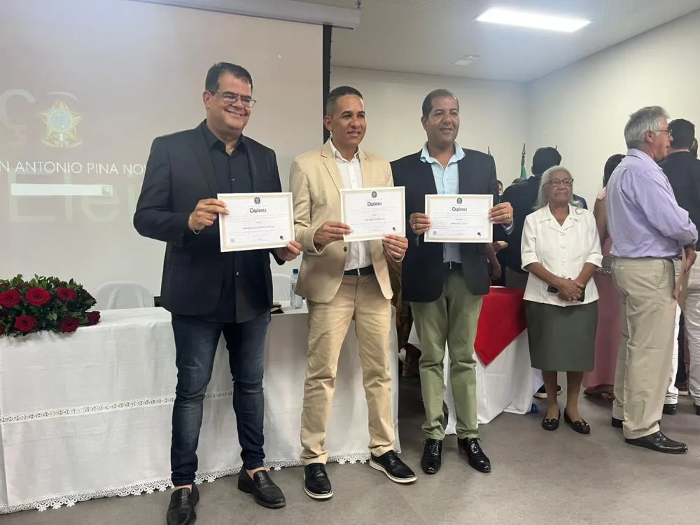 Prefeito eleito em Piatã é diplomado em solenidade