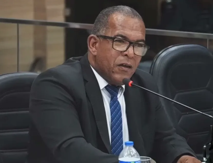 Vereador de Brumado causa polêmica ao alegar que, com salário de R$ 13 mil, não faz sequer uma feira