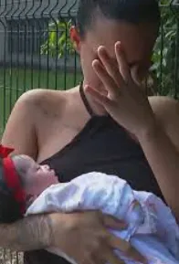 Mulher vende filha para empresária e é presa em Goiânia