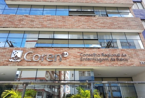 Conselhos de Enfermagem criticam liminar de Barroso que suspende lei do piso da enfermagem