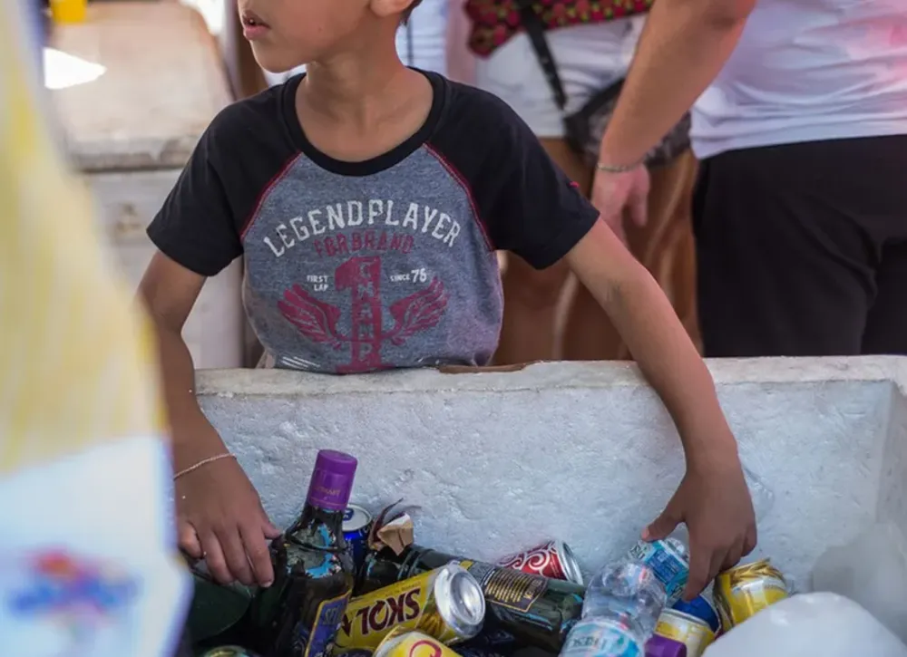 Projeto aumenta pena para quem fornecer bebida alcoólica a menores