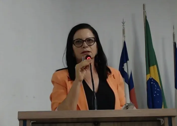 Vereadora de Matina cobra providências por jovem que morreu durante trajeto após ser picado por cobra