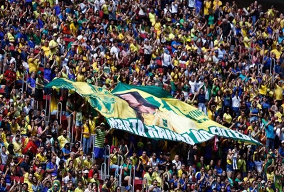 Seleção Brasileira feminina dá show e goleia Chile por 4 x 0 no Mané Garrincha; torcida faz a festa