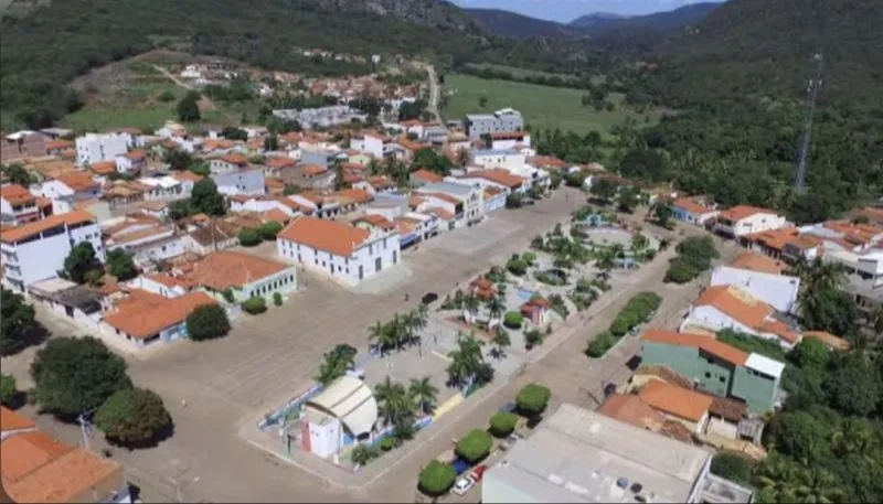 Homem morre após suspeita de descarga elétrica durante chuva em Érico Cardoso