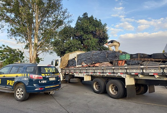 Carga com 199 mil maços de cigarros contrabandeados é apreendida em Conquista