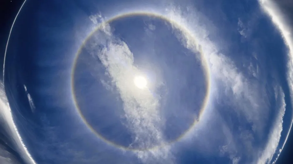 Círculo de Arco-Íres ao redor do sol encanta moradores de Livramento