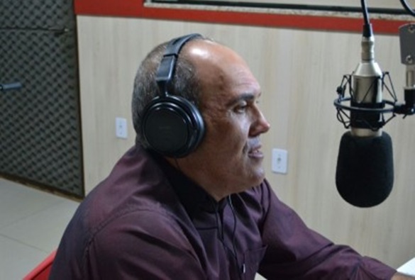 Livramento: Radialista faz severas criticas a Embasa e ao Legislativo quanto aos dejetos lançados na Cachoeira