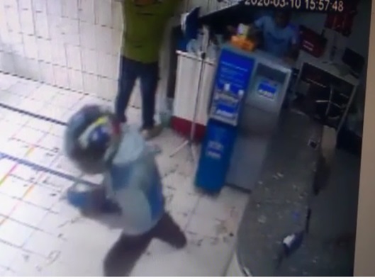 Bandidos armados assaltam comércio no centro de Livramento