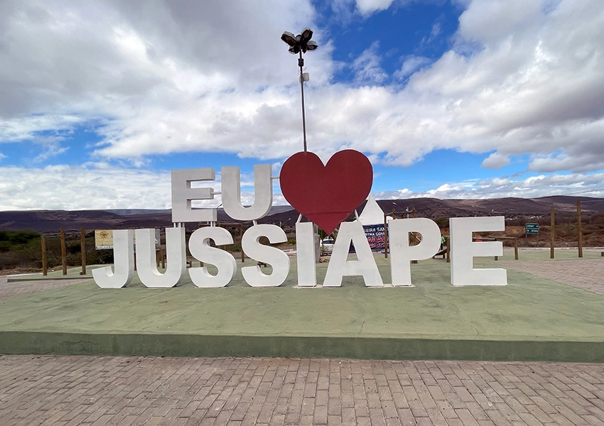 Presidente da APLB de Jussiape, Dorival Caires fala sobre atraso no salário dos professores