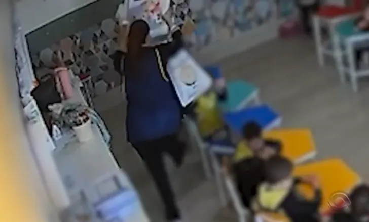 Pais descobrem que filho era agredido na escola após dentista levantar suspeita