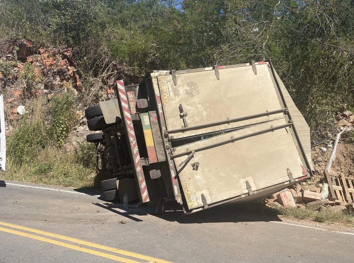 Falha nos freios de caminhão termina em acidente fatal na BA-148 entre Piatã e Abaíra