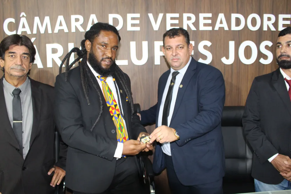 Professor Jânio toma posse como vereador na Câmara Municipal de Ituaçu 