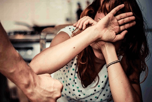 Mais de 2 mil medidas protetivas foram concedidas a mulheres baianas este ano; 53 foram descumpridas